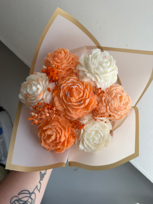 Bouquet de pivoines orange et blanc